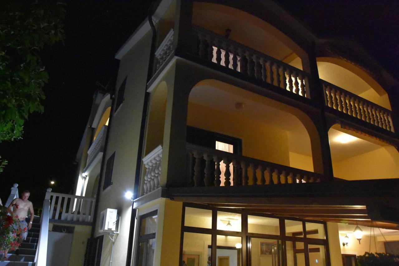Apartments Villa Macola Трогир Экстерьер фото