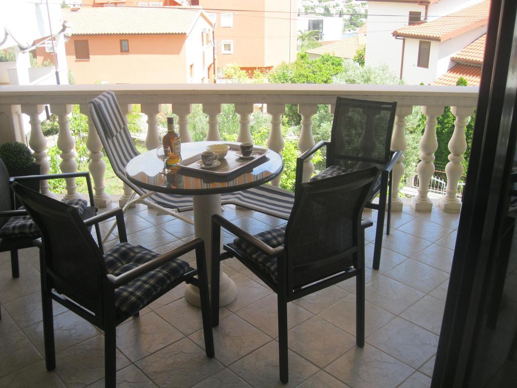 Apartments Villa Macola Трогир Экстерьер фото