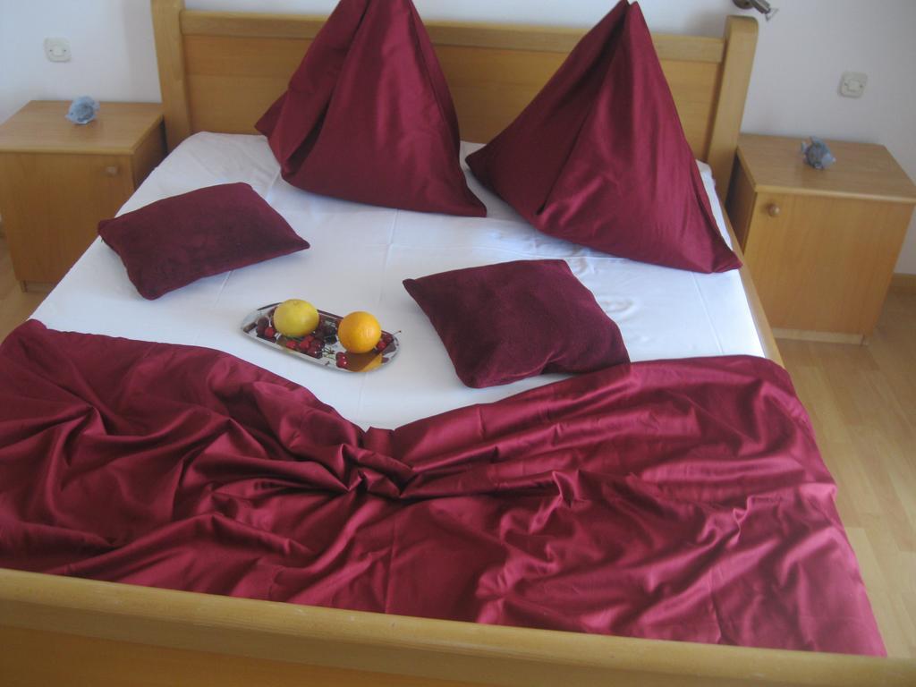 Apartments Villa Macola Трогир Экстерьер фото