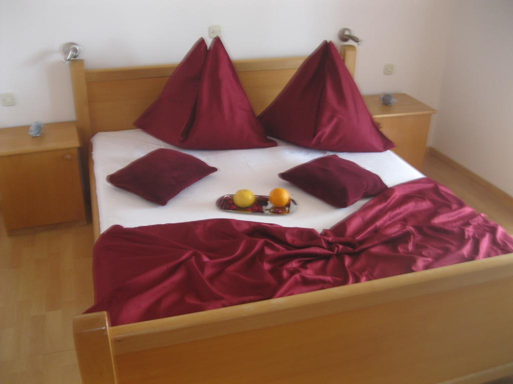 Apartments Villa Macola Трогир Экстерьер фото